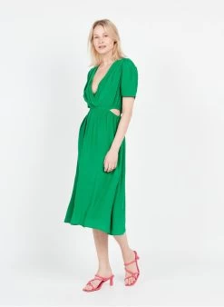 Suncoo CISKA - Lange, Getailleerde Jurk Van Viscose | Groen