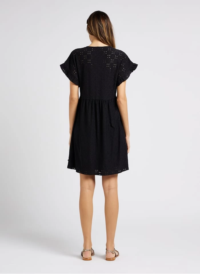 LE TEMPS DES CERISES LIA - Korte, Ruimvallende Jurk Met Ajourmotief En Borduursel | Zwart 7 LE TEMPS DES CERISES LIA - Korte, Ruimvallende Jurk Met Ajourmotief En Borduursel | Zwart - Afbeelding 5