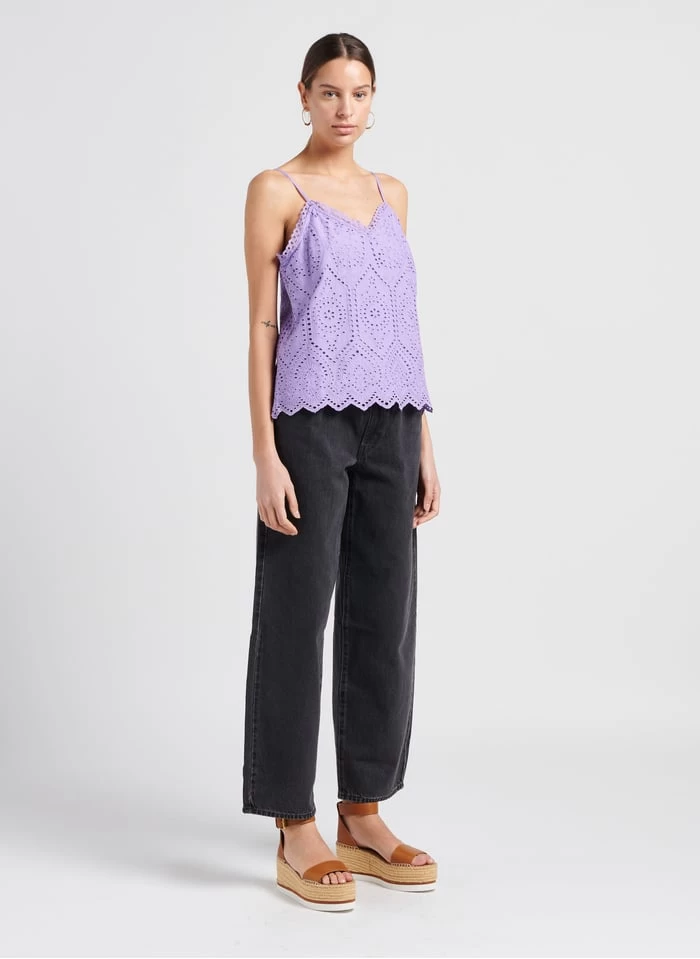 YASHOLI - Top Van Biokatoen Met Schouderbandjes En Engels Kant | Violet 6 YASHOLI - Top Van Biokatoen Met Schouderbandjes En Engels Kant | Violet - Afbeelding 4