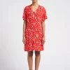 ONE STEP Korte Jurk Met V-hals En Print | Rood -Chic Verkoop 4102706